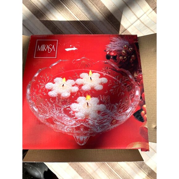 Mikasa Crystal Floating Candles Votive Bowl, Snowflake Melody Footed w 3 Candles - Picture 7 of 7